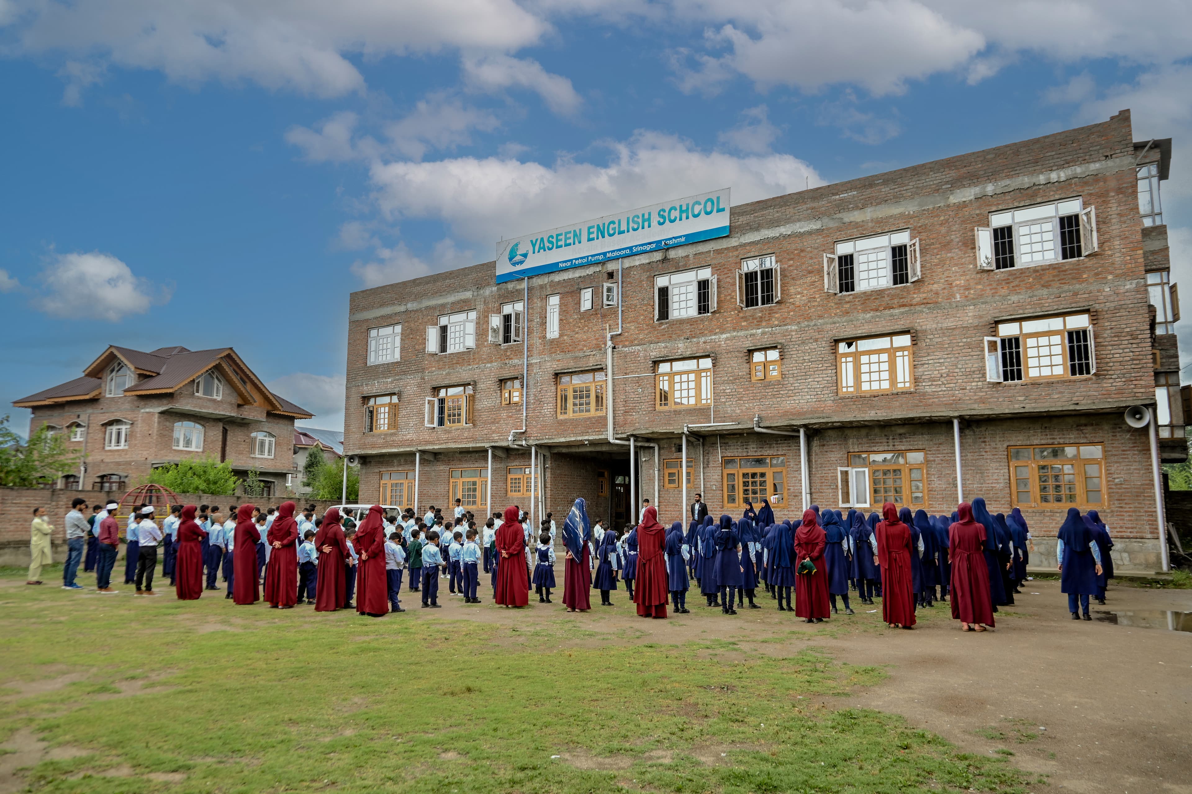 Yaseen English School